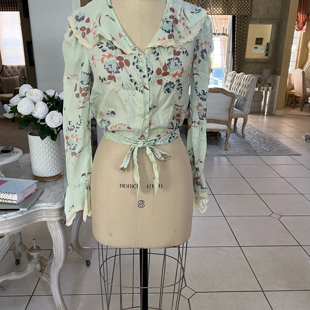 Vintage blue floral top